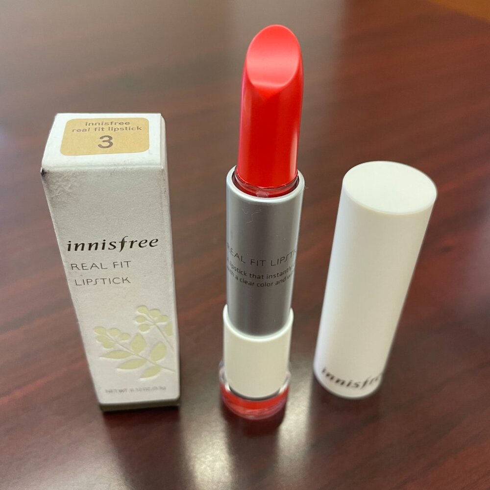 NIB Innisfree real fit lipstick